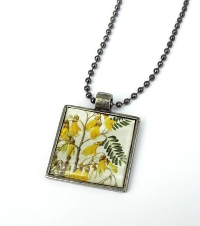 NZD02 - NZ Kowhai Flower on Pearl Shell Necklace